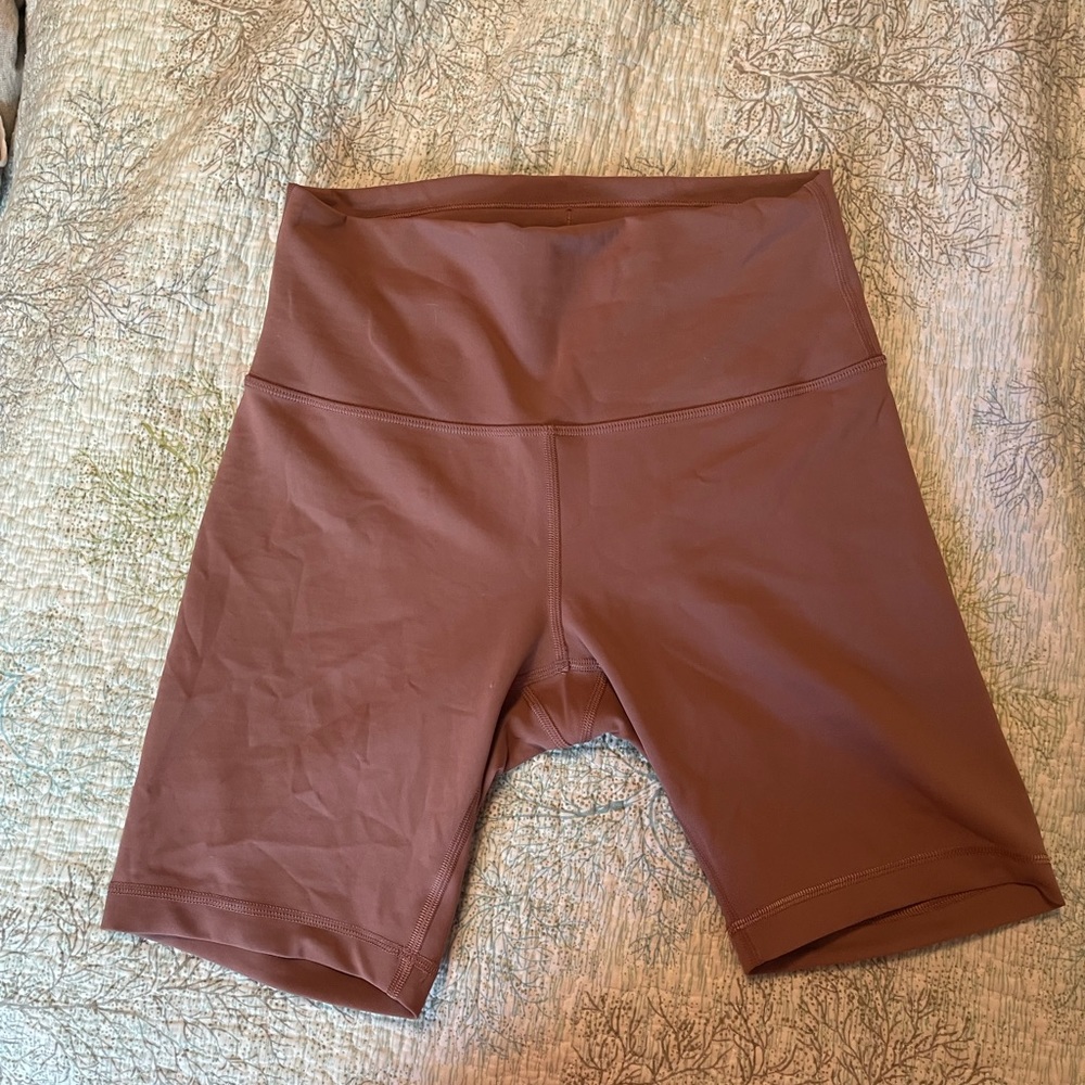 Lulu lemon Wunder Train High-Rise Short 6"